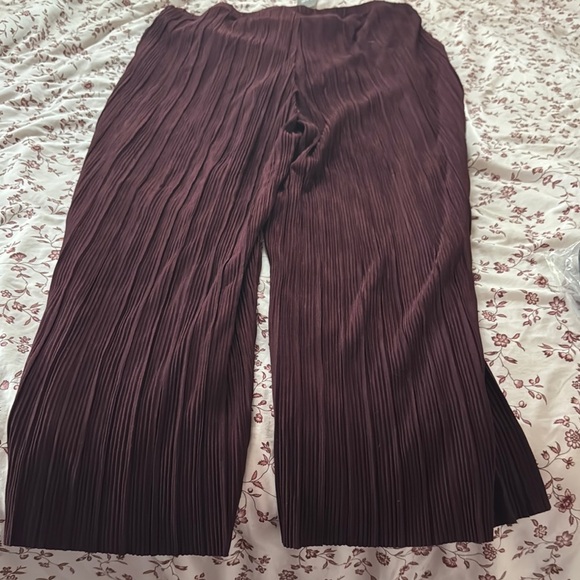 Eggplant Pleated Wide-Leg Pants - Picture 3 of 5